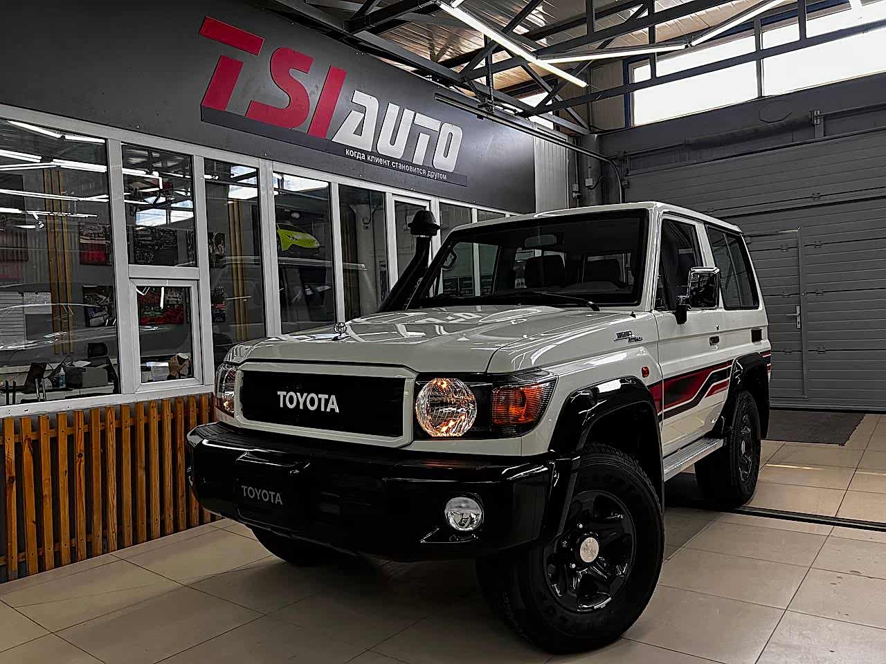 Шумоизоляция Toyota Land Cruiser 70 в Алматы Шумоизоляция Toyota Land Cruiser 70 в Алматы